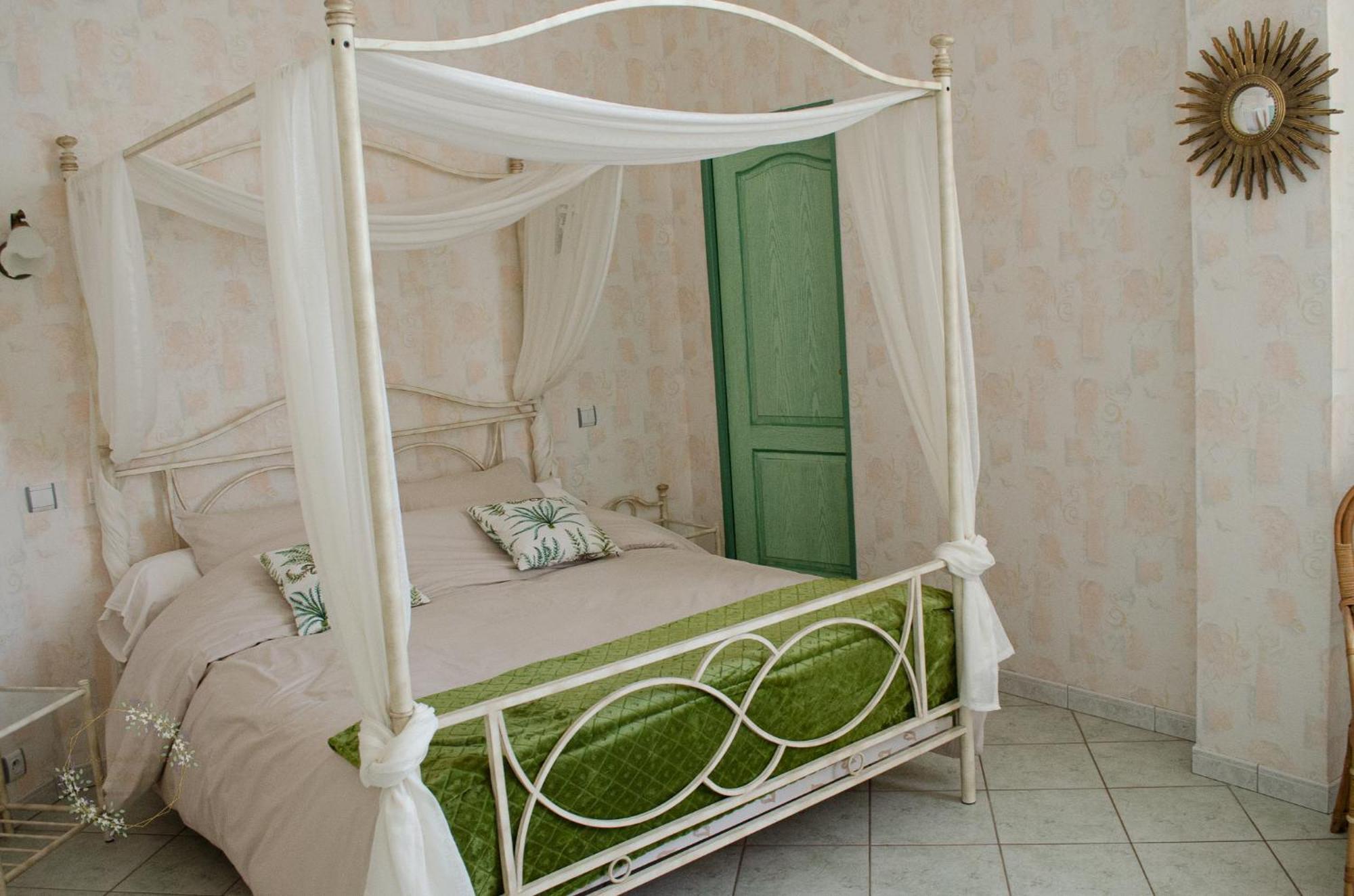 Les Dependances Du Chateau Noailles  Buitenkant foto